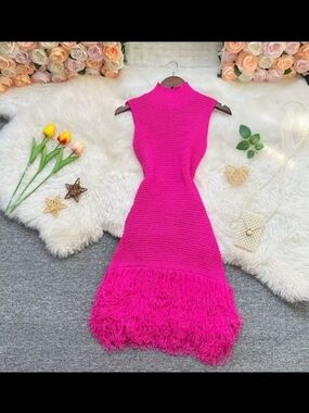 Sleeveless Fuchsia Knit Dress with Feather Hem